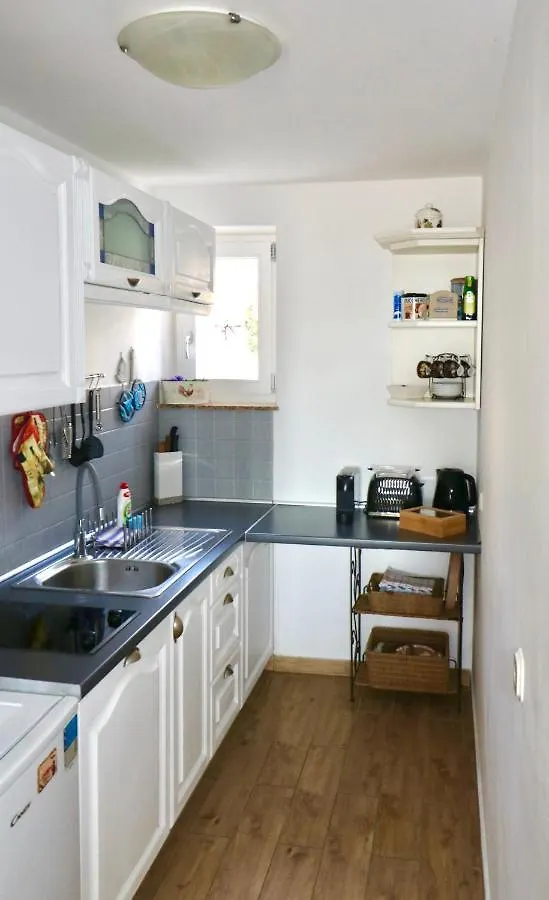 Apartment Maestral 로비니